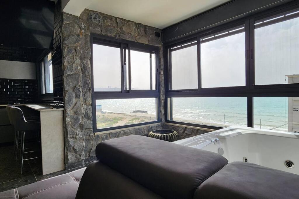 מבנים בים 75 At Sea Апартаменты
