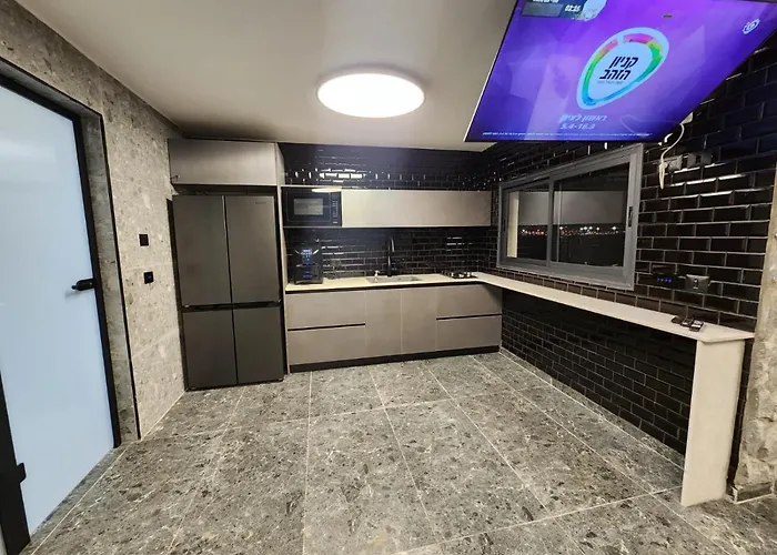 מבנים בים 75 Suites At Sea