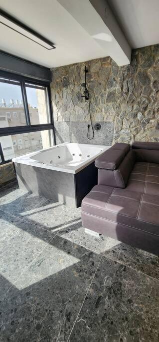 Apartment מבנים בים 75 At Sea