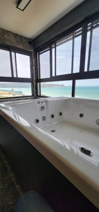 Apartment מבנים בים 75 At Sea