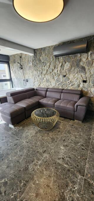 Apartment מבנים בים 75 At Sea *